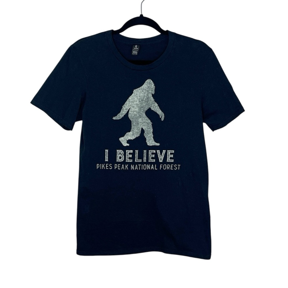 Bigfoot Sasquatch I Believe Pikes Peak National Park black tee size Small